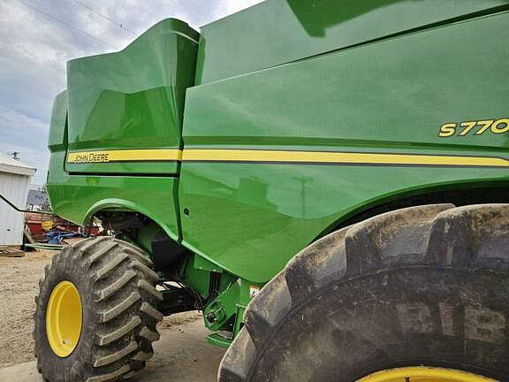 Image of John Deere S770 equipment image 4