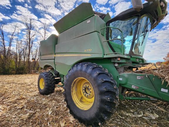 Image of John Deere S770 equipment image 1