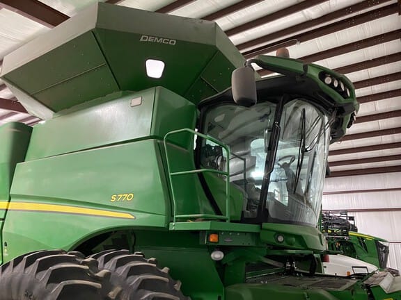 2018 John Deere S770 Equipment Image0