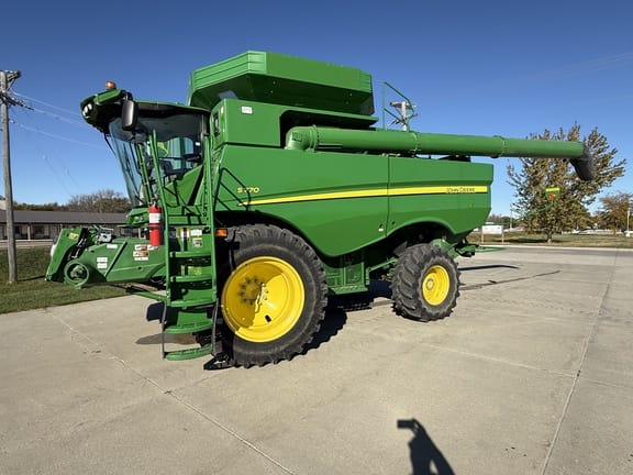 2018 John Deere S770 Equipment Image0