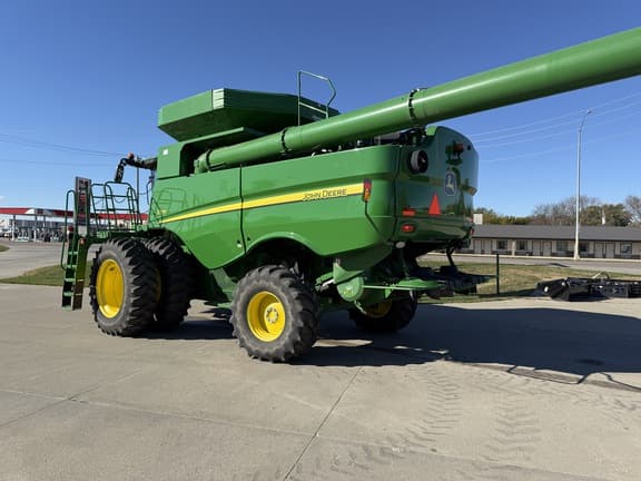 Image of John Deere S770 equipment image 3