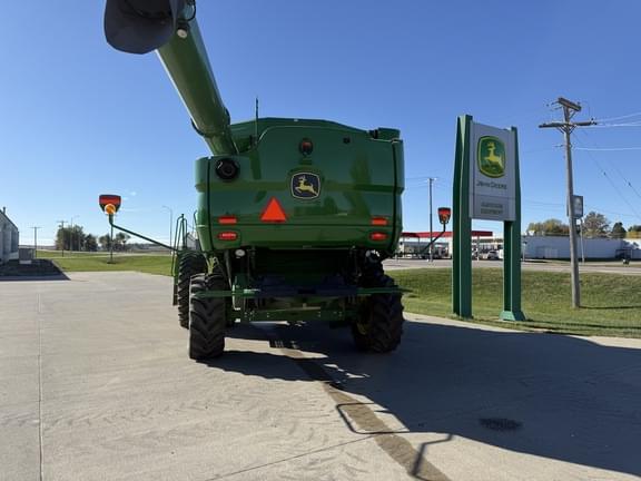Image of John Deere S770 equipment image 4