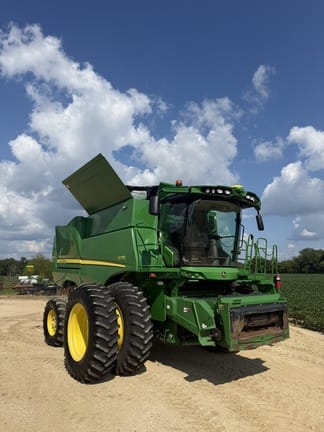 2018 John Deere S770 Equipment Image0