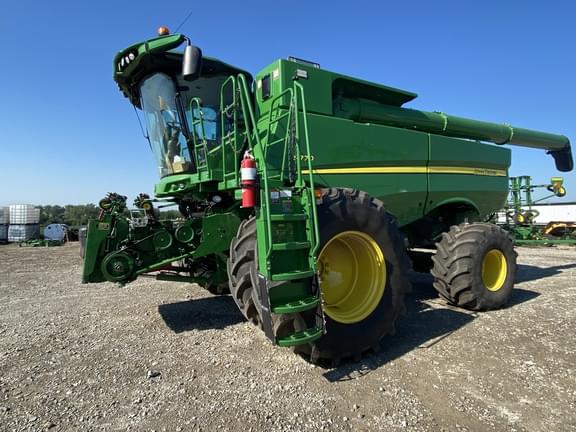 Image of John Deere S770 Primary image