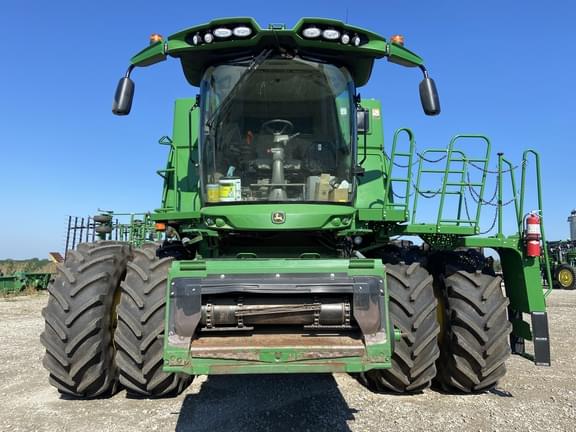 Image of John Deere S770 equipment image 1