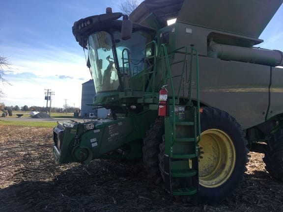 Main image John Deere S770