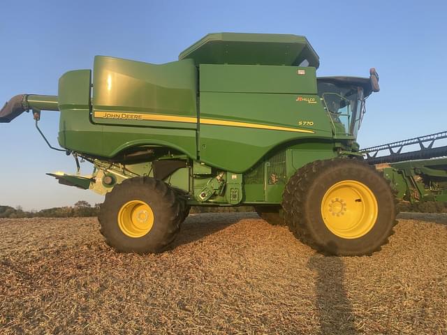 Image of John Deere S770 equipment image 1