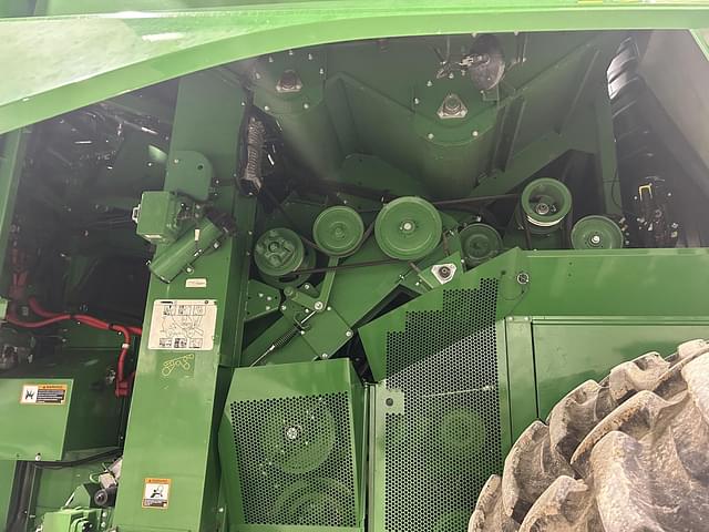 Image of John Deere S770 equipment image 4