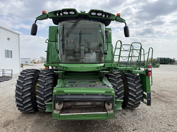 Image of John Deere S780 equipment image 2