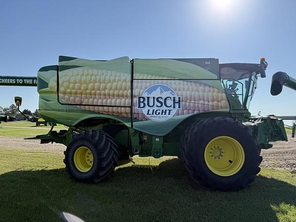 Image of John Deere S780 equipment image 1