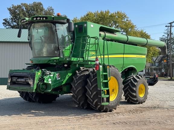 Image of John Deere S780 Primary image