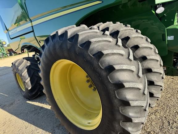 Image of John Deere S780 equipment image 3