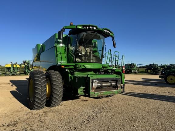 Image of John Deere S780 equipment image 1