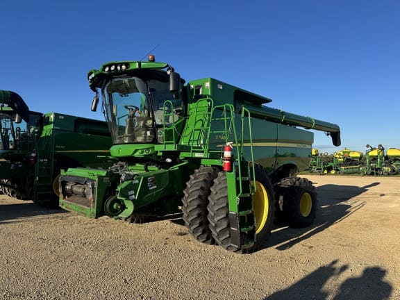 Main image John Deere S780