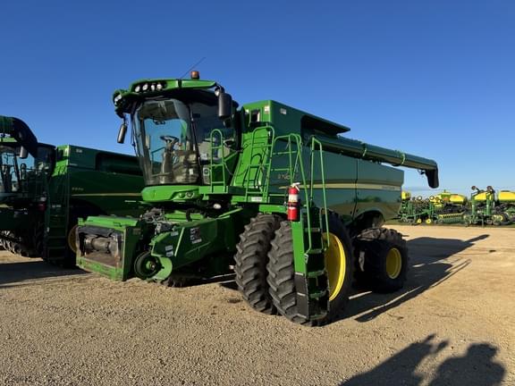 Image of John Deere S780 Primary image