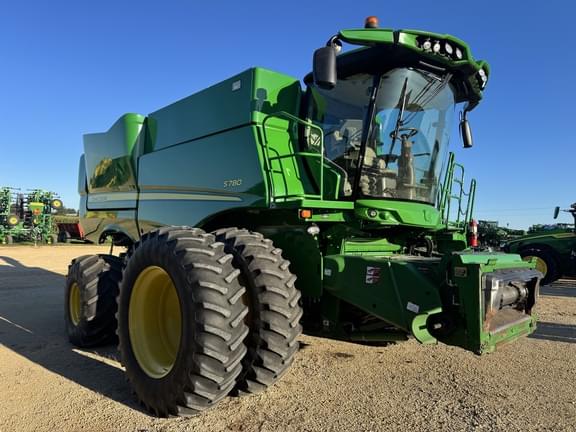 Image of John Deere S780 equipment image 2