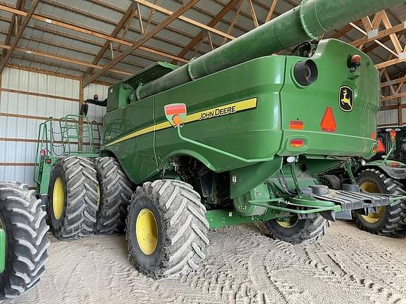 Image of John Deere S780 equipment image 3