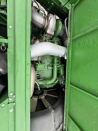 Image of John Deere S780 equipment image 4
