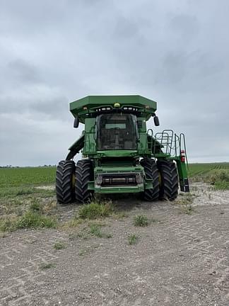 Image of John Deere S780 equipment image 2