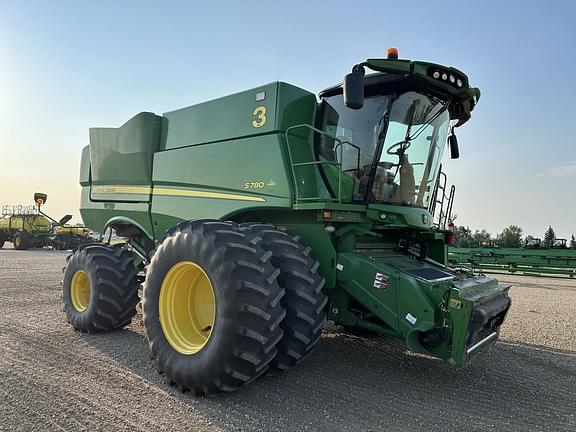 Image of John Deere S780 equipment image 4