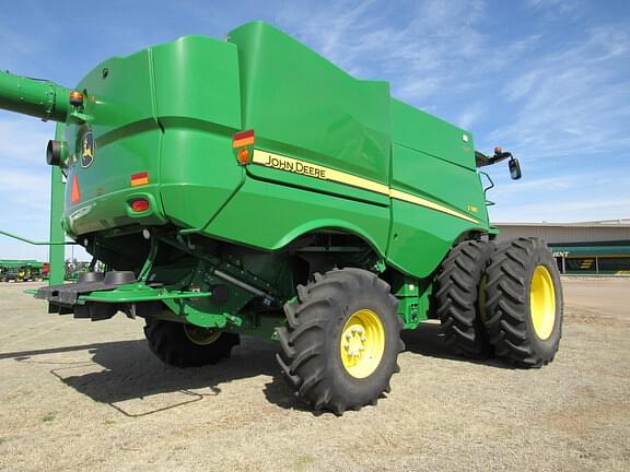 Image of John Deere S780 equipment image 4