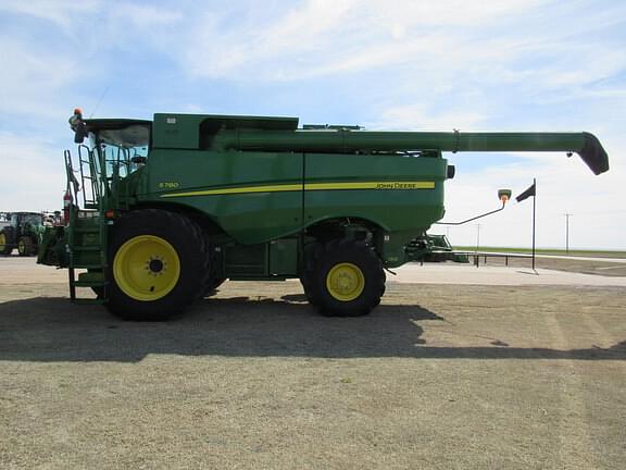 Image of John Deere S780 equipment image 1