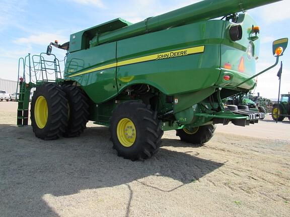 Image of John Deere S780 equipment image 2