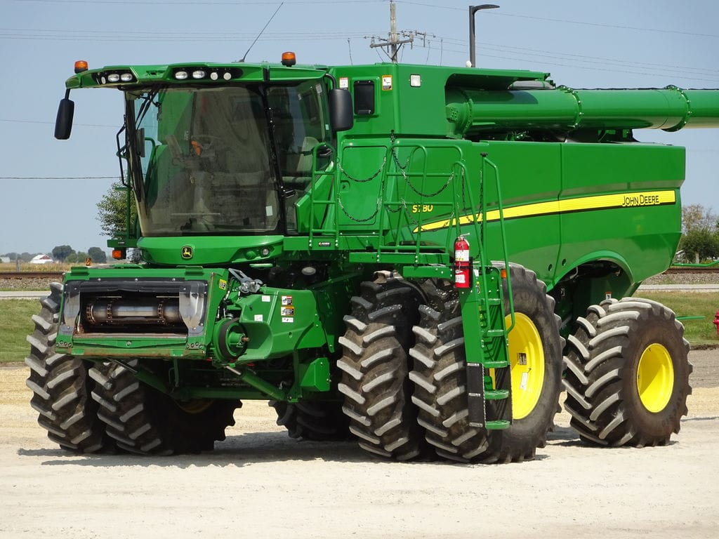 Main image John Deere S780