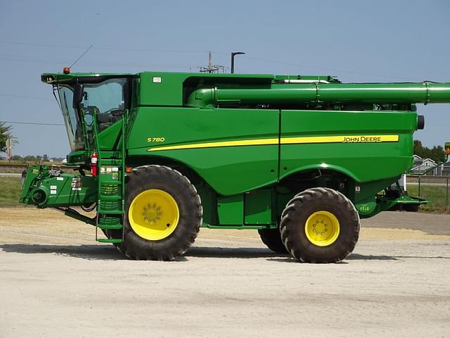 Image of John Deere S780 equipment image 1