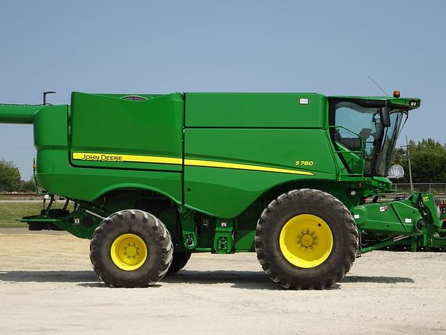 Image of John Deere S780 equipment image 2