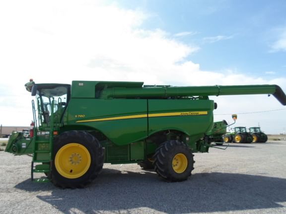 Main image John Deere S780