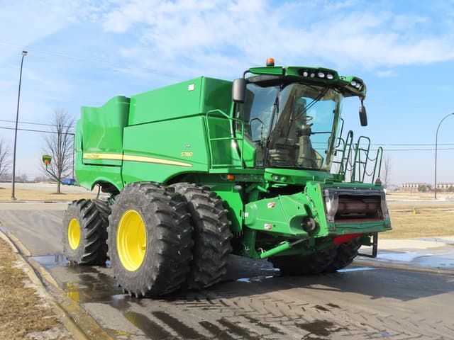 Image of John Deere S780 equipment image 1