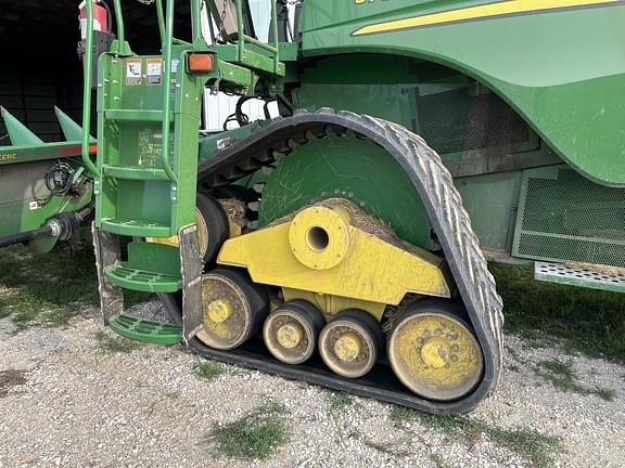 Image of John Deere S780 equipment image 1