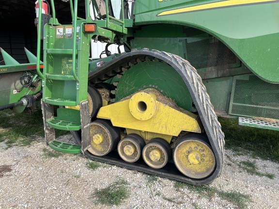 Image of John Deere S780 equipment image 2
