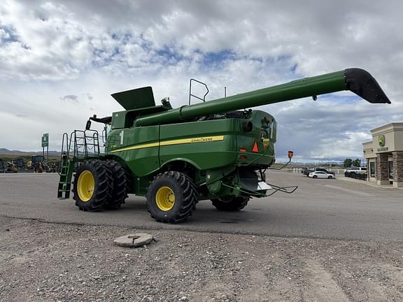 Image of John Deere S780 equipment image 2