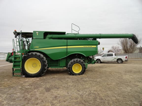 Image of John Deere S780 equipment image 1