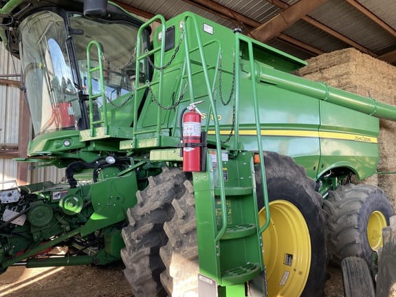 Main image John Deere S780