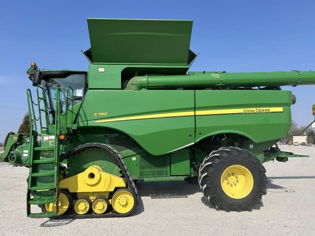 Image of John Deere S780 equipment image 2