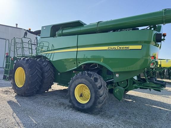 Image of John Deere S780 equipment image 2