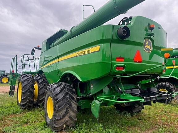 Image of John Deere S780 equipment image 1