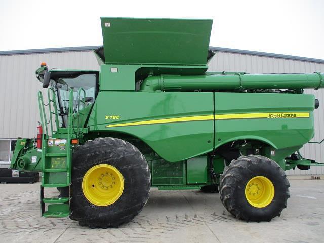 Image of John Deere S780 equipment image 2