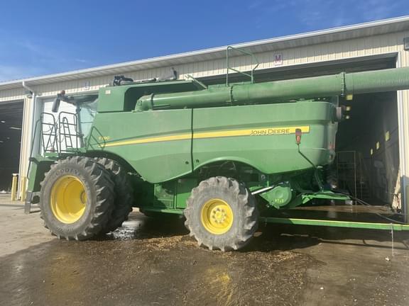 Image of John Deere S780 equipment image 2