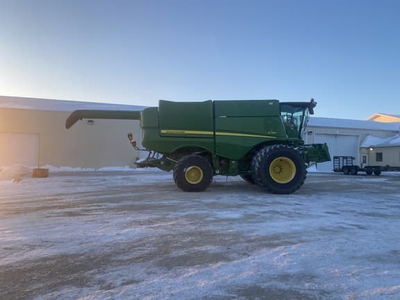 Image of John Deere S780 equipment image 2