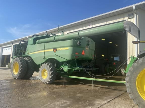 Image of John Deere S780 equipment image 4