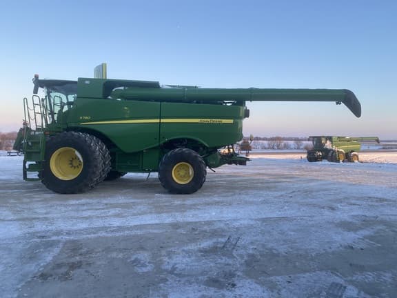 Image of John Deere S780 equipment image 1