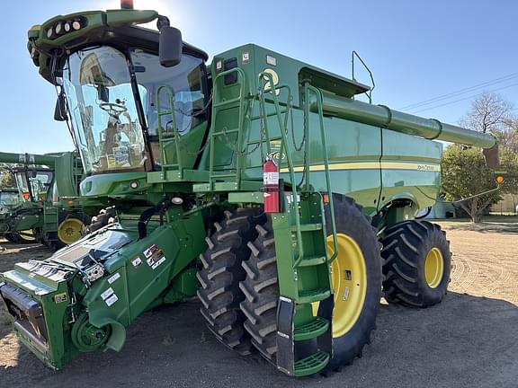 Image of John Deere S780 equipment image 1