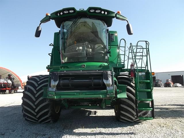 Image of John Deere S780 equipment image 1