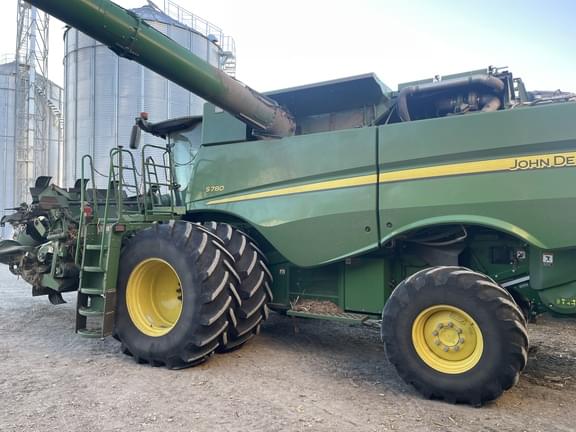 Image of John Deere S780 equipment image 2