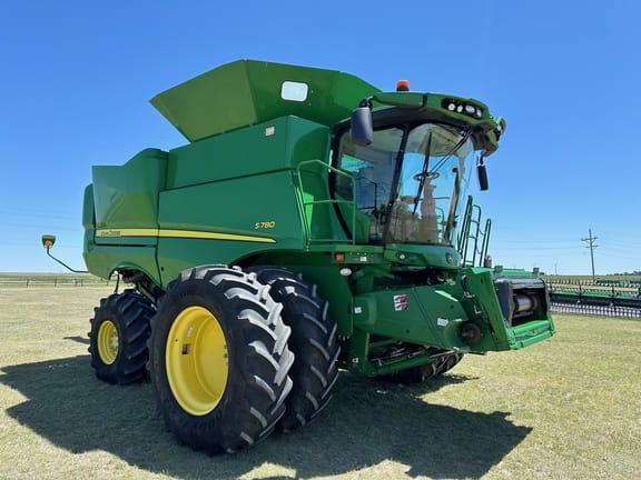 2018 John Deere S780 Equipment Image0