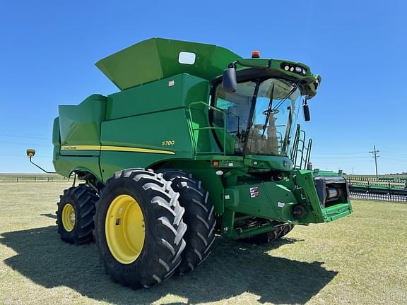 Image of John Deere S780 equipment image 1